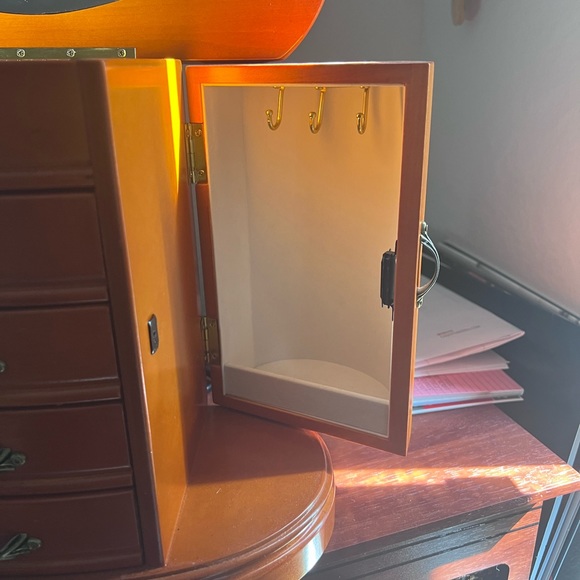 Jewelry Box - Picture 4 of 8